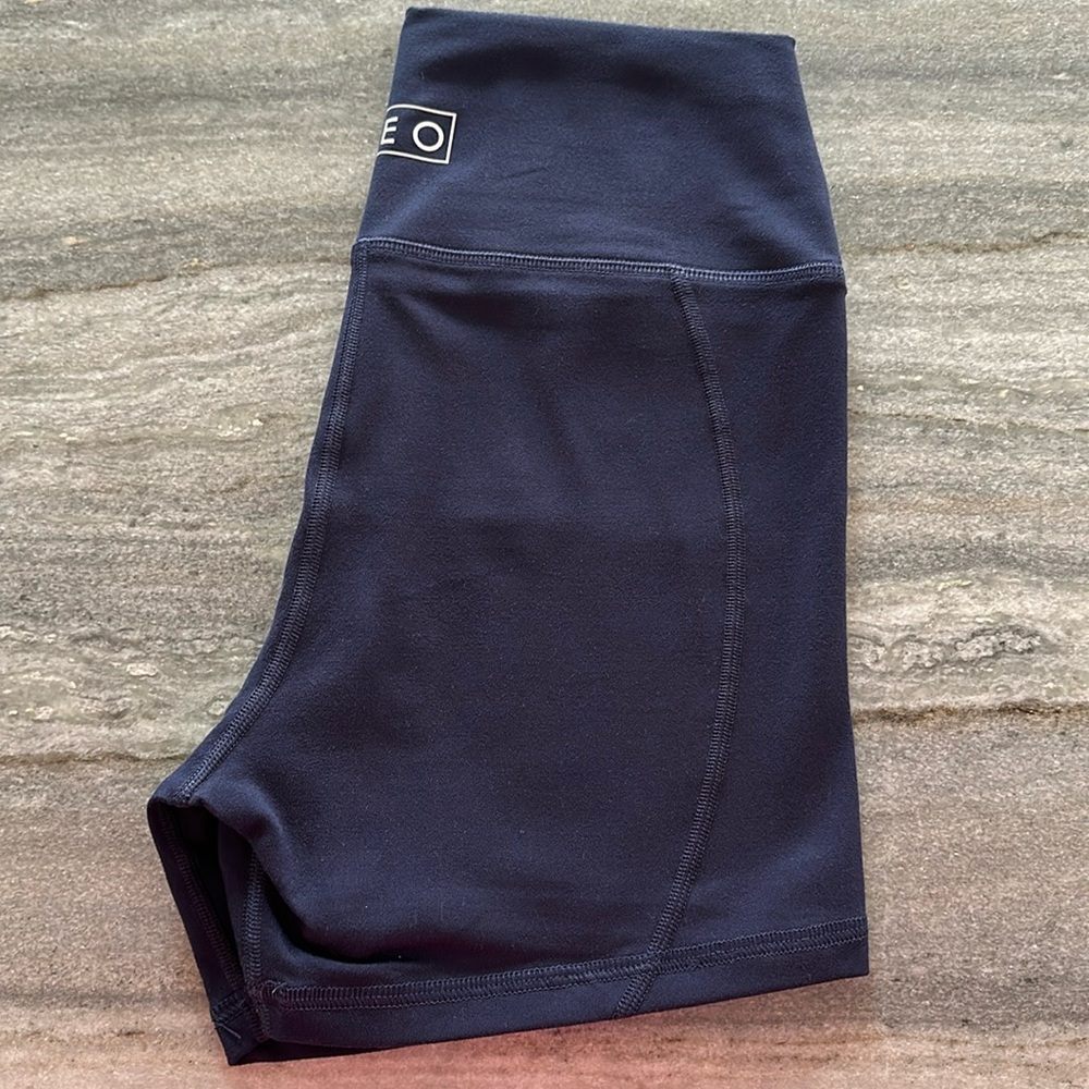 NWOT Fleo True High Contour Short